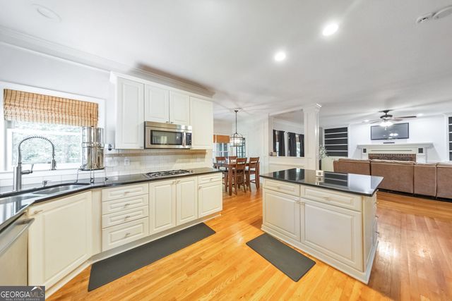 1328 Benbrooke Lane NW, Acworth, GA 30101