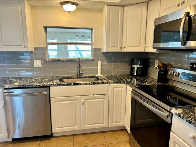 3240 BRIAR CLIFF DRIVE, Holiday, FL 34691