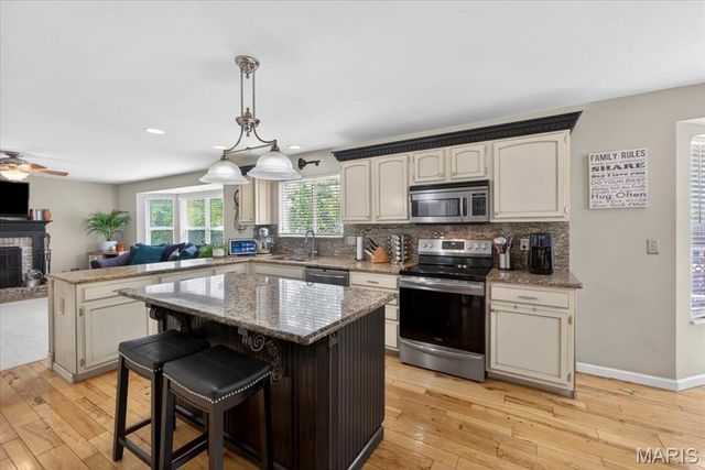 4062 Bristol Bay Drive, St Charles, MO 63304
