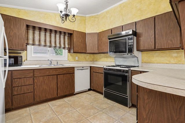 237 24th Street N, Springfield City, MI 49037