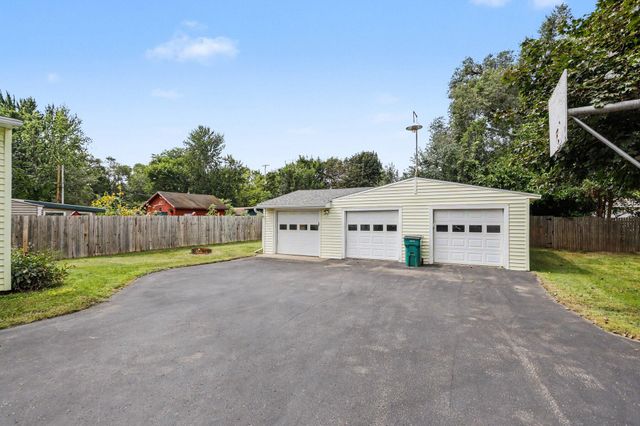 237 24th Street N, Springfield City, MI 49037