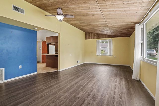 237 24th Street N, Springfield City, MI 49037