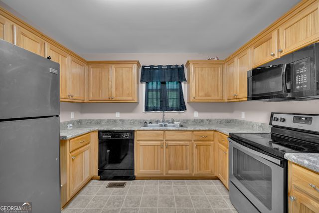 26 Candlestick Drive, Hull, GA 30646