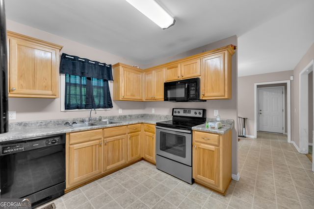 26 Candlestick Drive, Hull, GA 30646