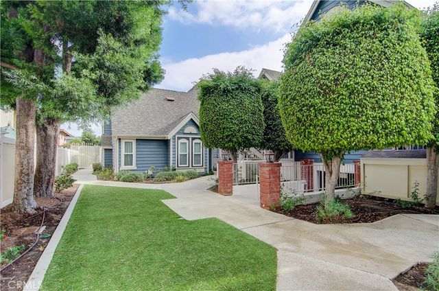 810 Baker 106, Costa Mesa, CA 92626