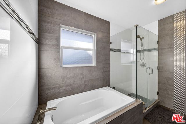 416 S Van Ness Avenue, Los Angeles, CA 90020