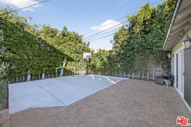 416 S Van Ness Avenue, Los Angeles, CA 90020