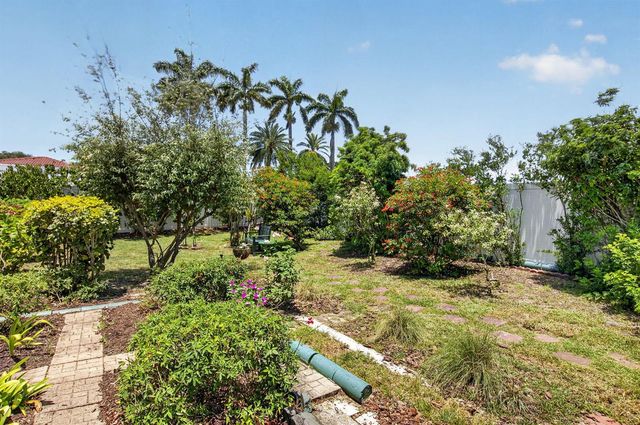 2305 SW 23rd Cranbrook Drive, Boynton Beach, FL 33436