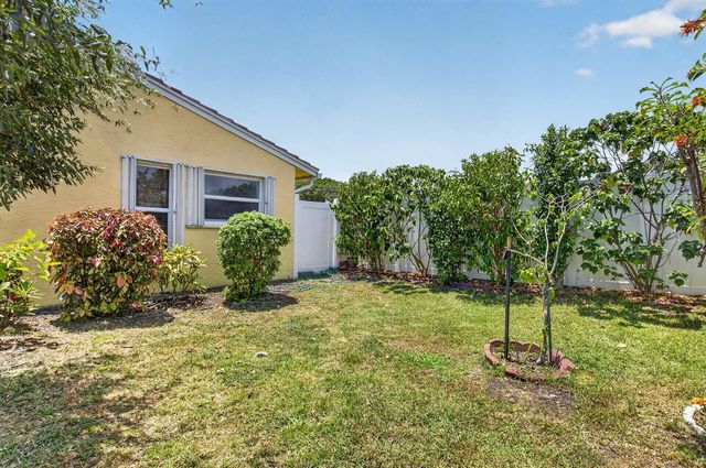 2305 SW 23rd Cranbrook Drive, Boynton Beach, FL 33436
