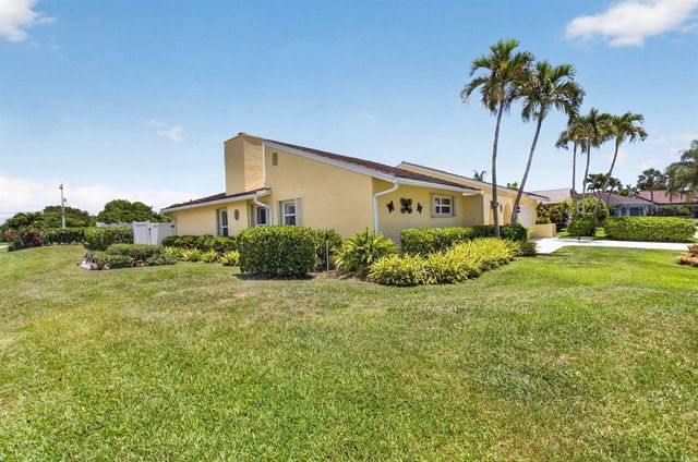 2305 SW 23rd Cranbrook Drive, Boynton Beach, FL 33436