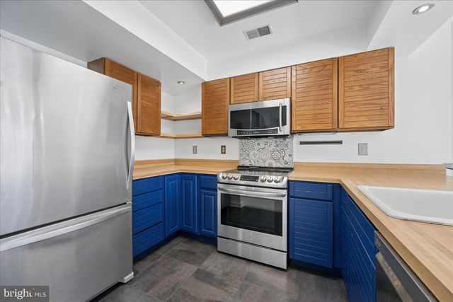 9817 SAILFISH TER, Montgomery Village, MD 20886