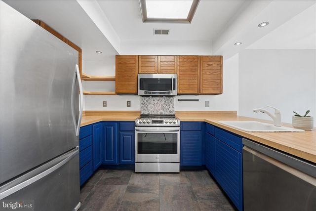 9817 SAILFISH TER, Montgomery Village, MD 20886