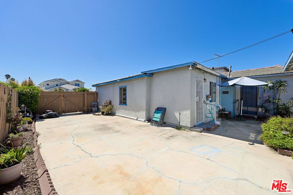 12827 Walsh Avenue, Los Angeles, CA 90066 — photo 4