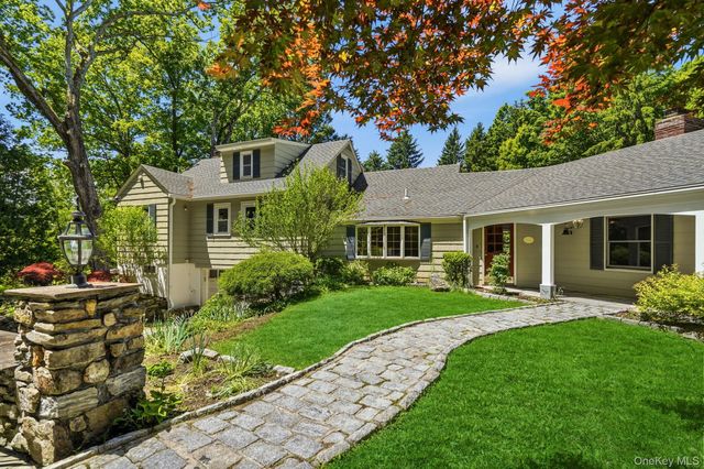 690 Croton Heights Road, Yorktown Heights, NY 10598