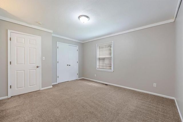 9905 Wayne Avenue, Kansas City, MO 64131