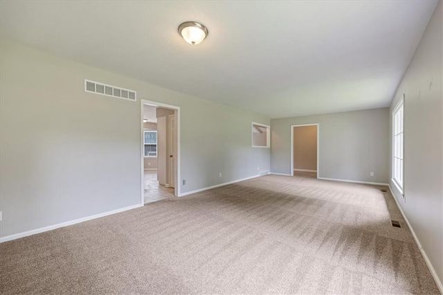 9905 Wayne Avenue, Kansas City, MO 64131