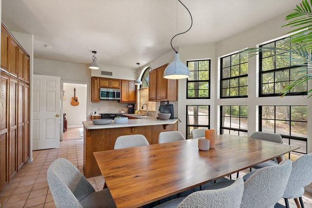501 Westbrook DR, Austin, TX 78746