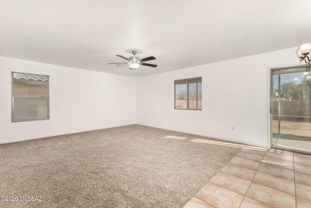 633 W Calle Marojo, Sahuarita, AZ 85629