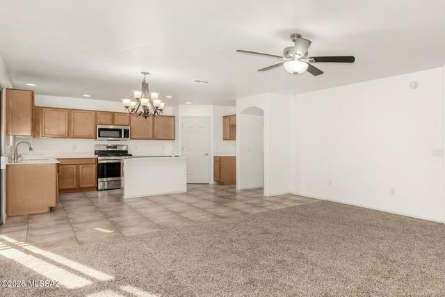 633 W Calle Marojo, Sahuarita, AZ 85629