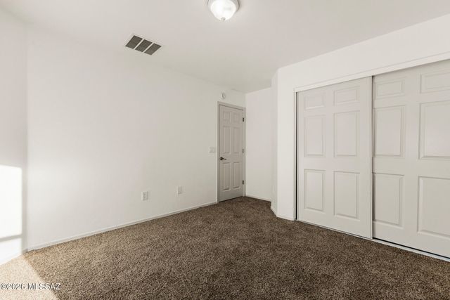 633 W Calle Marojo, Sahuarita, AZ 85629