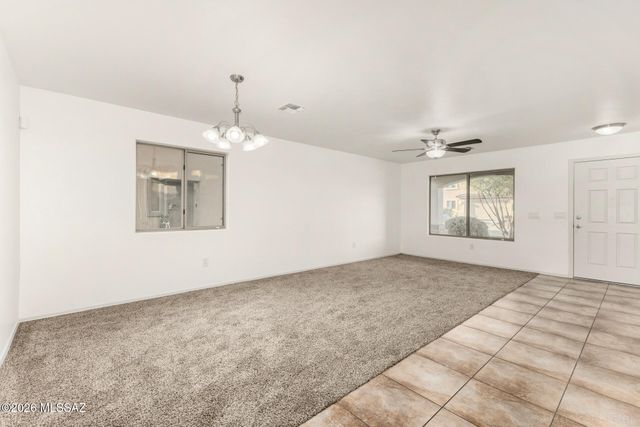 633 W Calle Marojo, Sahuarita, AZ 85629