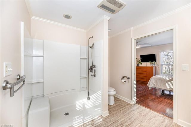 300 Gloucestershire Road, Winston-salem, NC 27104