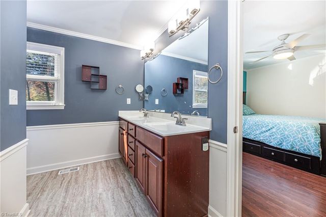 300 Gloucestershire Road, Winston-salem, NC 27104