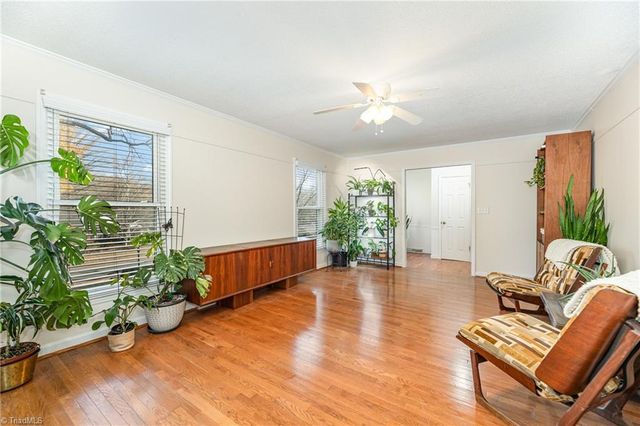 300 Gloucestershire Road, Winston-salem, NC 27104