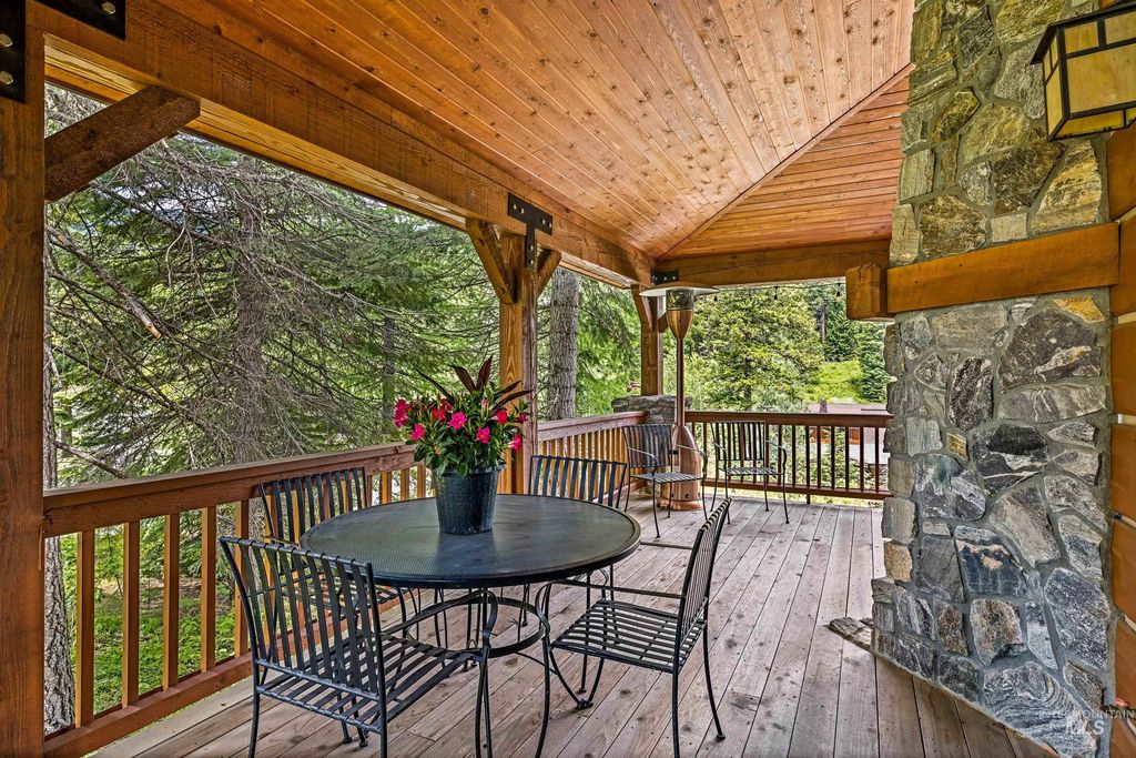 22 Francois Court, Donnelly, ID 83615 photo 3