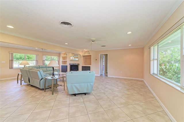 5310 N TUTTLE AVENUE, Sarasota, FL 34234
