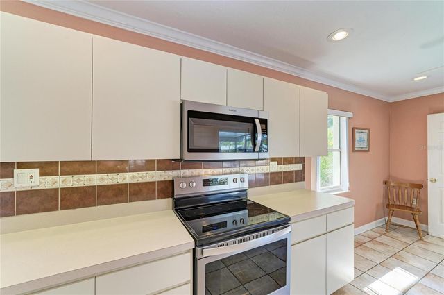 5310 N TUTTLE AVENUE, Sarasota, FL 34234