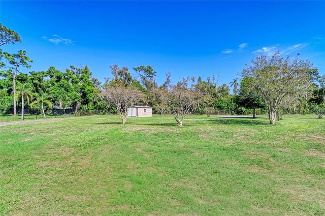 5310 N TUTTLE AVENUE, Sarasota, FL 34234