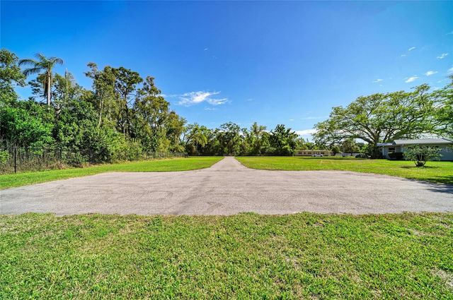 5310 N TUTTLE AVENUE, Sarasota, FL 34234