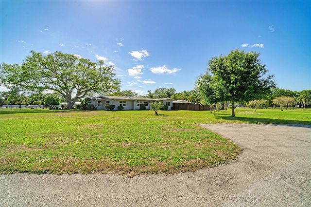 5310 N TUTTLE AVENUE, Sarasota, FL 34234