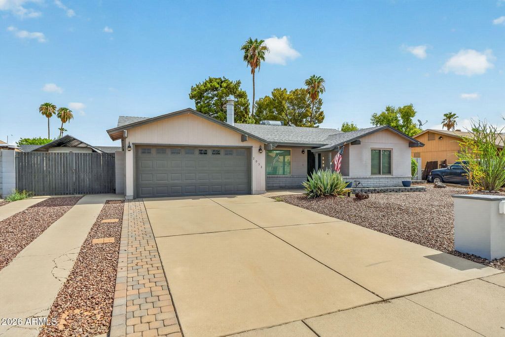 2032 W Meadow Drive, Phoenix, AZ 85023 — exterior