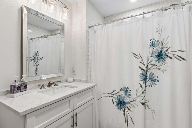 700 Park Regency Place NE 1604, Atlanta, GA 30326