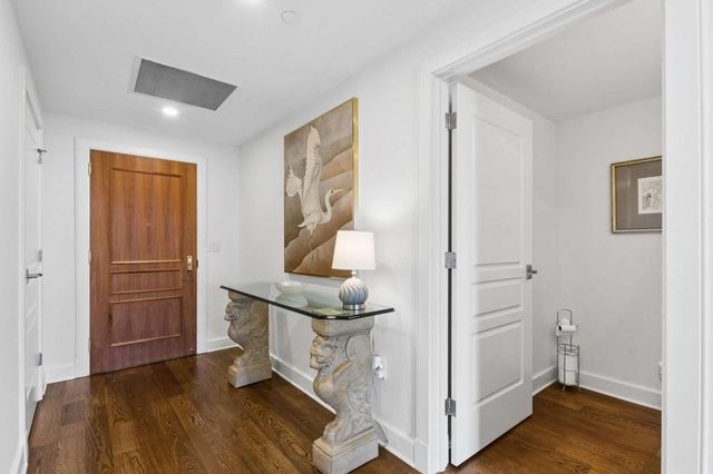700 Park Regency Place NE 1604, Atlanta, GA 30326