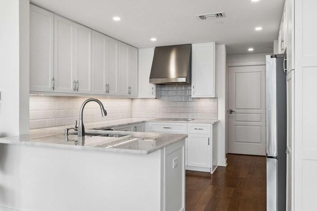 700 Park Regency Place NE 1604, Atlanta, GA 30326