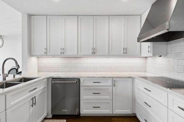 700 Park Regency Place NE 1604, Atlanta, GA 30326