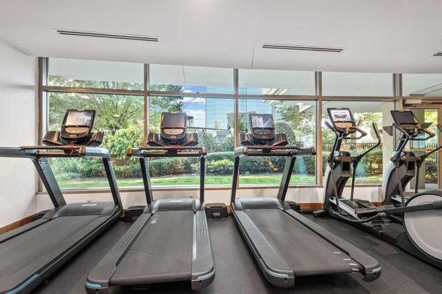 700 Park Regency Place NE 1604, Atlanta, GA 30326