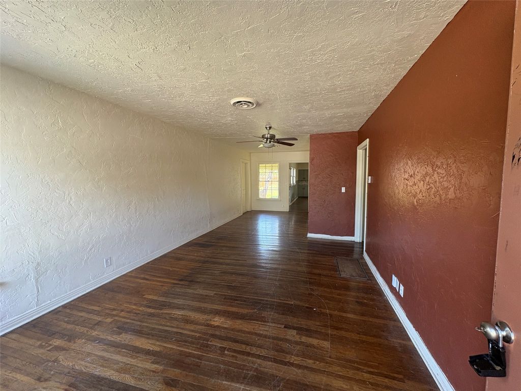 5037 Fairfax Street, Fort Worth, TX 76116 — photo 2
