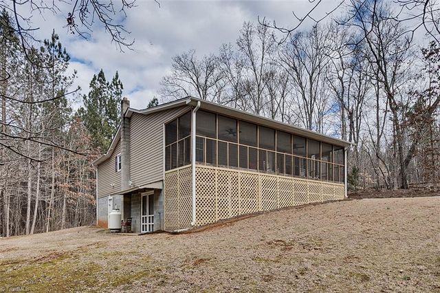 404 Kennedy Farm Road S, Trinity, NC 27370