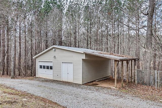 404 Kennedy Farm Road S, Trinity, NC 27370