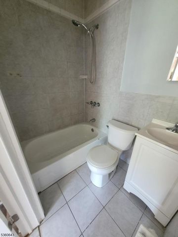 232 Niles St, Elizabeth City, NJ 07202