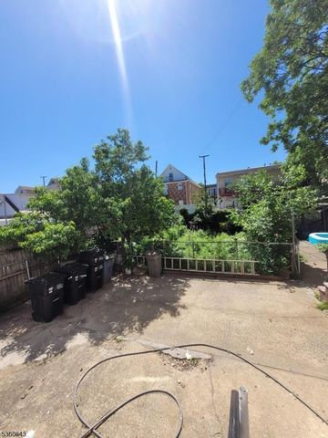 232 Niles St, Elizabeth City, NJ 07202