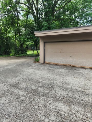 5917 Oakwood Drive 141E, Lisle, IL 60532