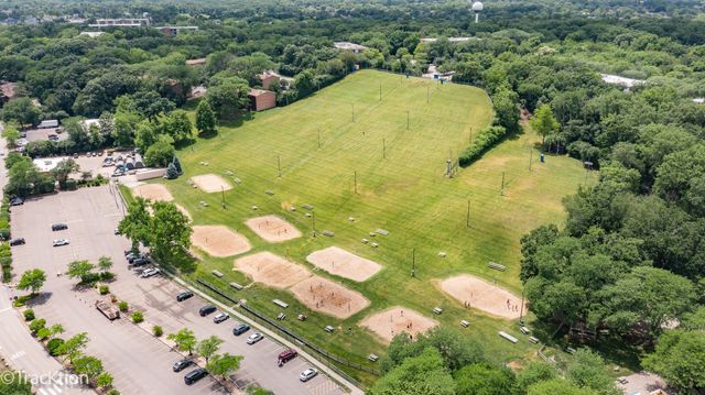 5917 Oakwood Drive 141E, Lisle, IL 60532