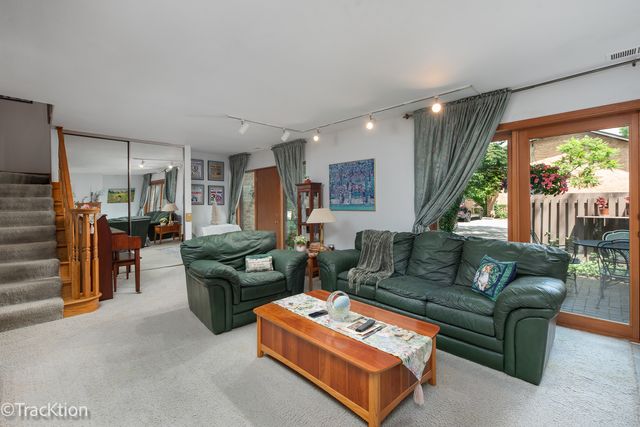 5917 Oakwood Drive 141E, Lisle, IL 60532