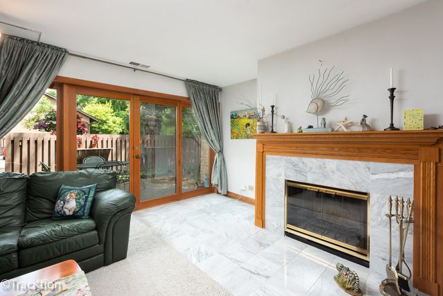 5917 Oakwood Drive 141E, Lisle, IL 60532