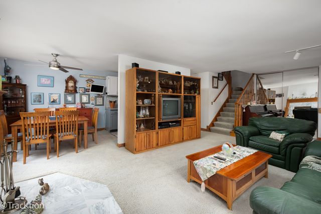 5917 Oakwood Drive 141E, Lisle, IL 60532